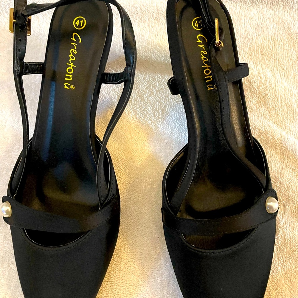 Women’s sling back kitten heel pointed shoes mint condition